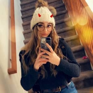 Meet your Posher, Kayla